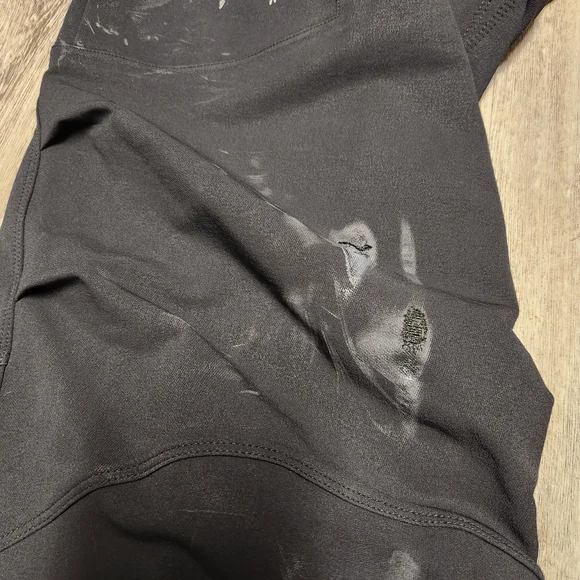 Arc'teryx Men's Black Cargo Pants - Picture 3 of 10